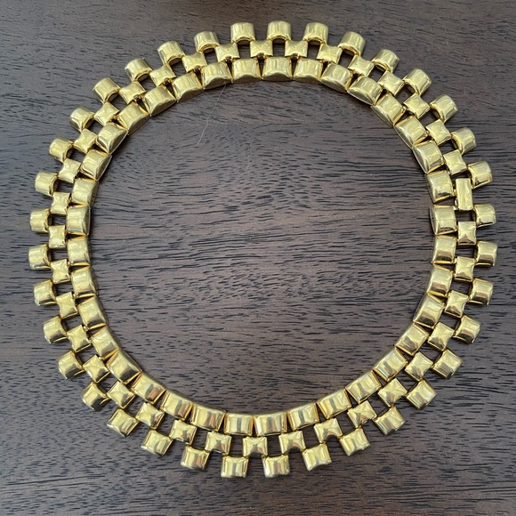 Flat link chain gold tone metal collar necklace by Avon - Picture 4 of 5